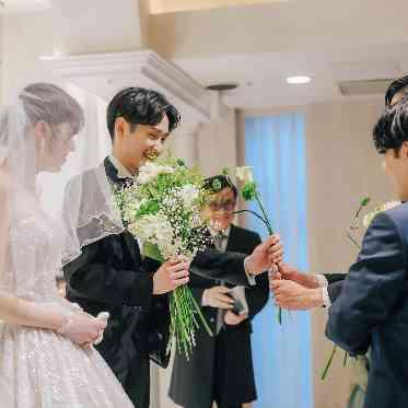 ザ コンチネンタル横浜 ゲストから受け取る祝福のブーケ…おめでとうと、ありがとうが直接伝わるセレモニー