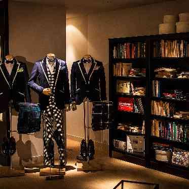 ザ コンチネンタル横浜 タキシード専用サロン:LIVE LOVE LAUGH