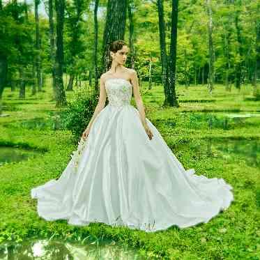 ザ コンチネンタル横浜 常に流行の最先端をキャッチし続け、感性に優れたオシャレな花嫁に満足いただける衣裳