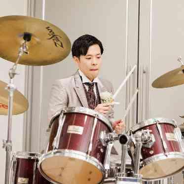 アヴァンセリアン 東京 AVANCER LIEN TOKYO 実例写真③新郎様たちによるバンド演出