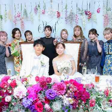 アヴァンセリアン 東京 AVANCER LIEN TOKYO 実例写真②メイン席バックのフラワーカーテンで更に華やかさが増す