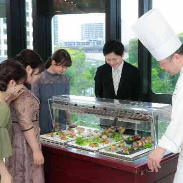 アヴァンセリアン 東京 AVANCER LIEN TOKYO ゲストにその場でオードブルも選んでいただく、【ワゴンサービス】登場!