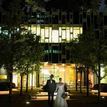 アヴァンセリアン 東京 AVANCER LIEN TOKYO 夜の外観も印象的