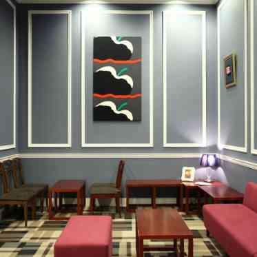 アヴァンセリアン 東京 AVANCER LIEN TOKYO 60名様まで収容可能な広々とした美術館のような落ち着いた親族控室