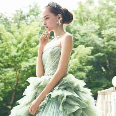 トレンドの絶妙なくすみカラーが好評!