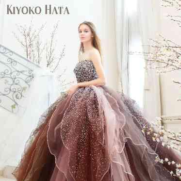 他にはないようなカラードレスが見つかるはず