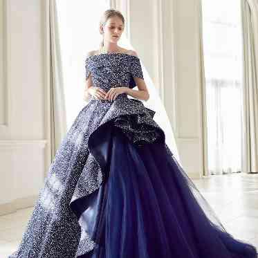 上品な雰囲気になりたい方におすすめのオフショルダードレス