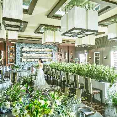 デュクラス大阪/FIVESTAR WEDDING お好みにあわせた異なる4タイプのデザインの会場で理想の世界観を演出できます。