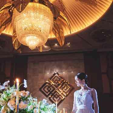 デュクラス大阪/FIVESTAR WEDDING 天井高9mを誇る圧巻の上質空間。