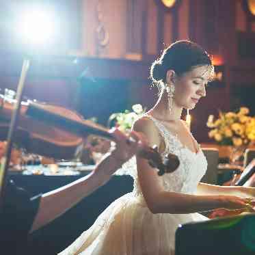 バンド演奏・楽器のお持ち込みも可能。音響にもこだわった設備で幅広い演出が可能。