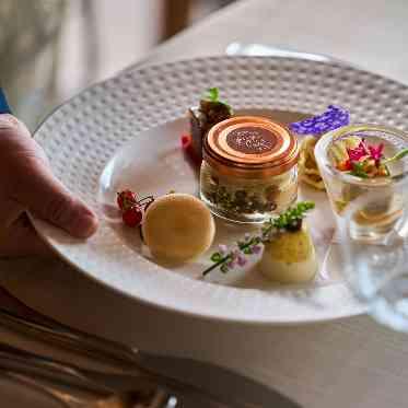 デュクラス大阪/FIVESTAR WEDDING 特選オードブルヴァリエや牛フィレ肉など豪華な試食を無料で