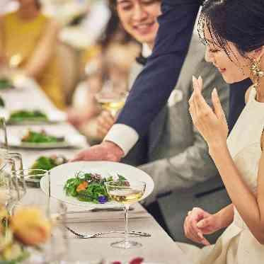 デュクラス大阪/FIVESTAR WEDDING フェアでお召し上がりいただくのは実際の婚礼料理。自慢の味をお確かめください