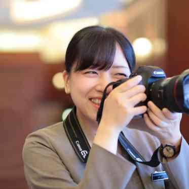 デュクラス大阪/FIVESTAR WEDDING 式場を知り尽くした専属カメラマンが素敵なお写真を残します。