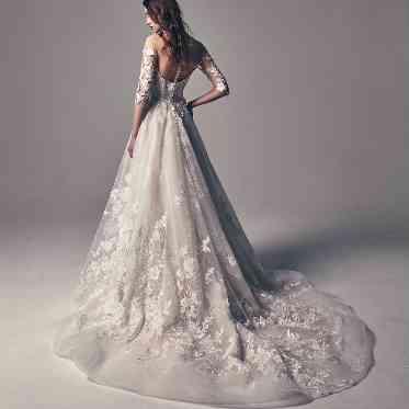 OPERAHOUSE 東京 トレンドドレスが揃うドレスショップ