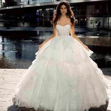 OPERAHOUSE 東京 トレンドドレスが揃うドレスショップ