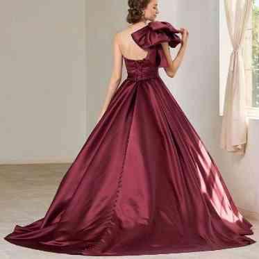 OPERAHOUSE 東京 トレンドドレスが揃うドレスショップ