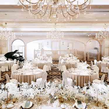 ホテルモントレ大阪 ヨーロッパの貴族文化の中心、ウィーンの舞踏会を思わせる絢爛たる空間