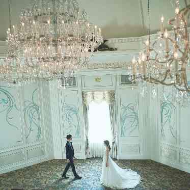 ホテルモントレ大阪 細かなデザインが調和した柔らかく上品なデザインの会場