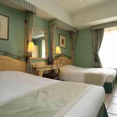 ホテルモントレ大阪 クラシカルで落ち着いた雰囲気の客室