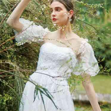 ホテルモントレ グラスミア大阪 館内サロンで、骨格診断付きのドレス試着ができる!ドレス特典もご案内します◎