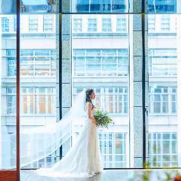 XEX 日本橋(ゼックス ニホンバシ) 光差し込む明るい会場