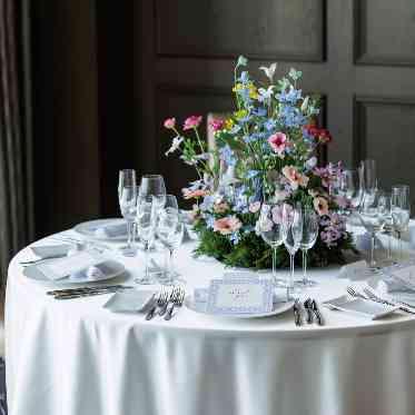 ザ ストリングス 博多 装花でおふたりのこだわりを