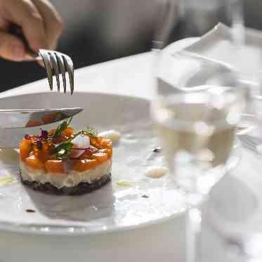 ザ ストリングス 博多 フレンチジャポネを採用