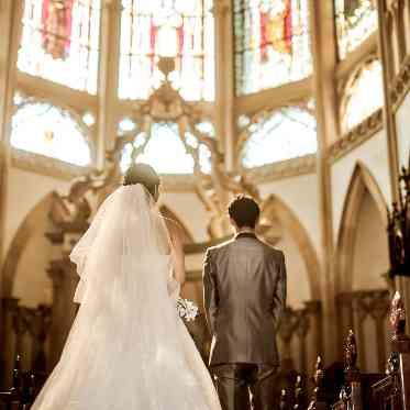 Wedding of Legend GLASTONIA (グラストニア) 感動のファーストミートを彩るステンドグラス