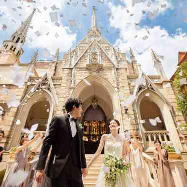 Wedding of Legend GLASTONIA (グラストニア) 本物にこだわる荘厳な空間で行われるセレモニーはまさに豪華絢爛
