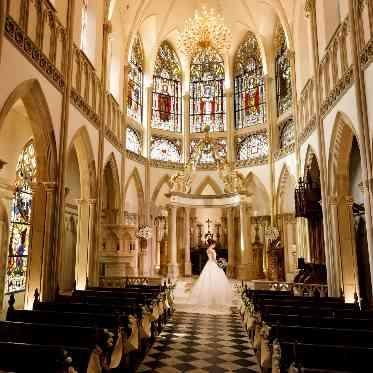 Wedding of Legend GLASTONIA (グラストニア) ふたりの未来に繋がるモザイク柄のバージンロード