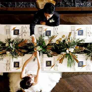 ナチュラル&シンプルな空間でゲストと距離の近いパーティを