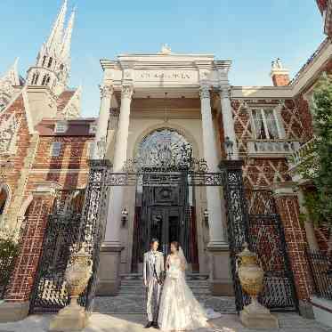 Wedding of Legend GLASTONIA (グラストニア) 一歩足を踏み入れると そこは英国の街並を思わせる非日常の世界