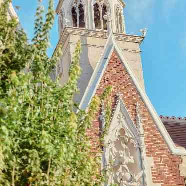 Wedding of Legend GLASTONIA (グラストニア) 1枚1枚丁寧に張られた煉瓦造りの外観は、どこか懐かしさを感じさせてくれる