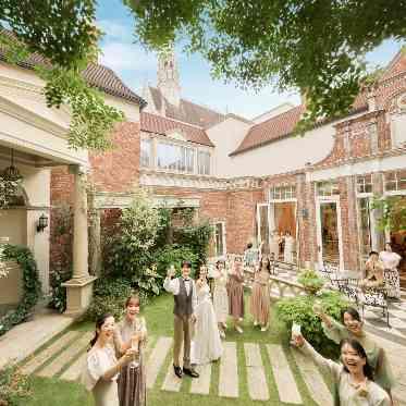 Wedding of Legend GLASTONIA (グラストニア) ガーデンに移動すれば和やかな雰囲気に