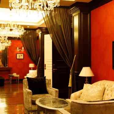 Wedding of Legend GLASTONIA (グラストニア) クラシカルな趣のあるラウンジカフェ「キャドバリー」は、ゲストのウェルカムスペース