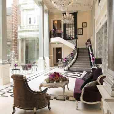 Wedding of Legend GLASTONIA (グラストニア) 訪れる方々に至高の寛ぎをもたらすエントランス