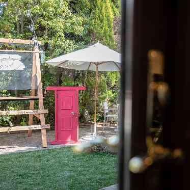 アイネスヴィラノッツェ 宝ヶ池●クラウディアホールディングス ガーデンも貸切だから二人らしいコーディネートで