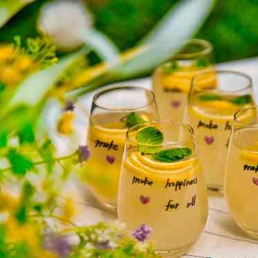 アイネスヴィラノッツェ 宝ヶ池●クラウディアホールディングス 新郎新婦様のイメージに合わせたオリジナルカクテルも人気の演出