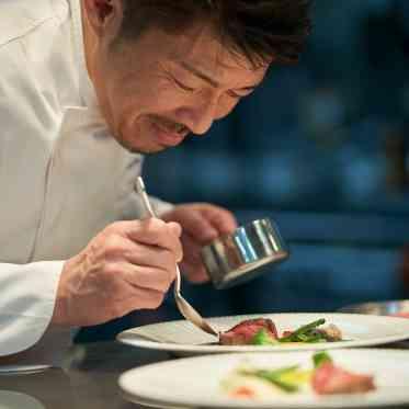 フランス料理と琉球の文化を融合させた五感で楽しむ新感覚コース