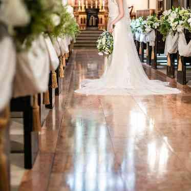 マリエール山手(セント・リージェンツ大聖堂) バージンロードへの映り込みの魅力のひとつ