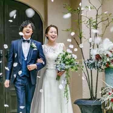 マリエール山手(セント・リージェンツ大聖堂) アフターセレモニーでは満面の笑みでゲストの皆様の前に。