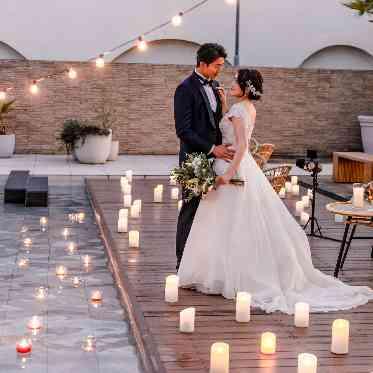 マリエール山手(セント・リージェンツ大聖堂) ゆらめくキャンドルのなかでより一層幻想的な雰囲気に。