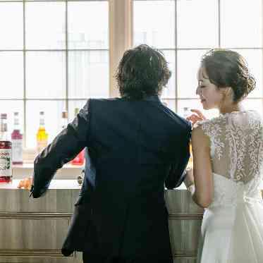 マリエール山手(セント・リージェンツ大聖堂) 会場内のバーカウンターで雰囲気あるショットも。