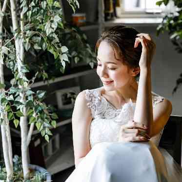 マリエール山手(セント・リージェンツ大聖堂) ナチュラルな会場に合わせた、広々とした前室も併設されています。