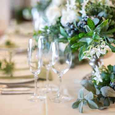 マリエール山手（セント・リージェンツ大聖堂） 会場コーディネートは自由に叶えられます。