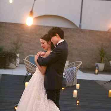 マリエール山手(セント・リージェンツ大聖堂) ゆらめくキャンドルのなかでより一層幻想的な雰囲気に。