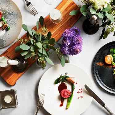 マリエール山手(セント・リージェンツ大聖堂) 二人のオリジナル料理も可能。