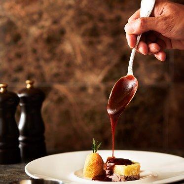 マリエール山手(セント・リージェンツ大聖堂) 最後のひと手間まで惜しまずに