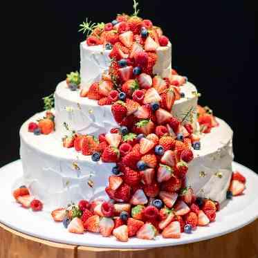 マリエール山手(セント・リージェンツ大聖堂) 溢れるイチゴケーキ