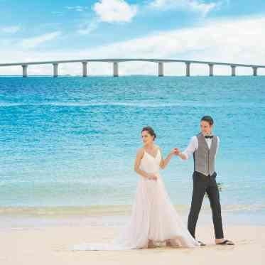 抜群の透明度&透き通るような白砂を誇る与那覇前浜ビーチフォトツアーもおすすめ